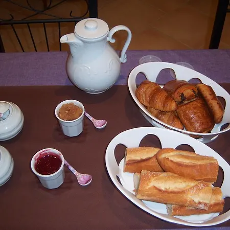 Chambres D'hotes Sawan Bed & Breakfast Jâlons